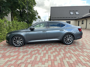 Auto Skoda Superb Laurin & Klement (3 foto / 8)
