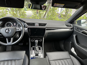 Auto Skoda Superb Laurin & Klement (7 foto / 8)