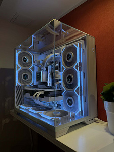 White Gaming PC – 7950X / RTX 3080 / 64GB / 4TB (2 foto / 3)
