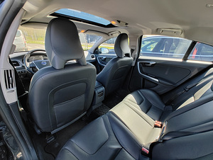 Volvo S60 Premier 2.0 180kW (6 foto / 15)