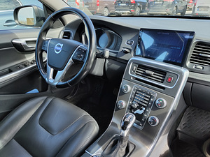 Volvo S60 Premier 2.0 180kW (10 foto / 15)