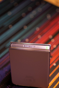 Samsung Galaxy Flip 4 Purple (7 foto / 10)