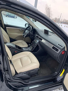 Volvo V70 2.4 136kW 2009 (9 foto / 12)