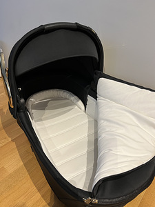 Cybex Priam/ePriam V4 Lux люлька, Jeremy Scott Wings (3 фото из 8)