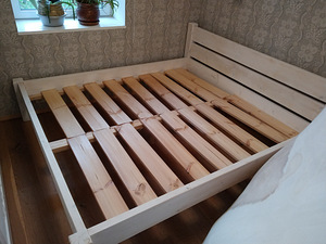Korralik täispuidust voodi 180*200 madratsile (1 foto / 3)
