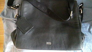 Hugo Boss (2 фото из 2)