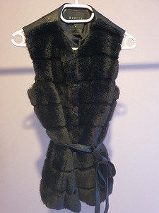 Vest (1 foto / 2)