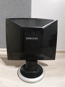 Samsung monitor (2 foto / 3)