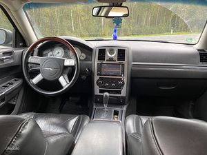 Chrysler 300c SRT PAKET (12 foto / 15)