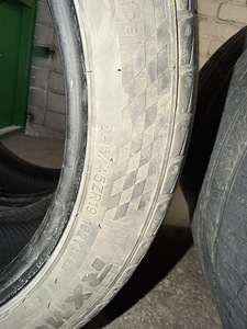 275/40r19 245/45r19 летние (4 фото из 4)