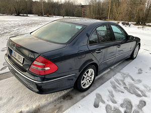Mercedes-Benz E 280 Avantgarde (6 foto / 15)