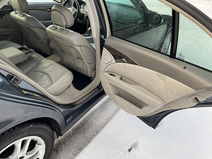 Mercedes-Benz E 280 Avantgarde (14 foto / 15)