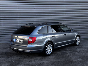 Skoda Superb 1.8 118kW (2 foto / 15)