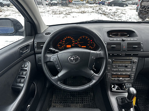 Toyota Avensis 1.8 95kW (8 foto / 12)