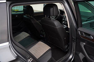 Volkswagen Passat Highline 1.4 110kW (13 foto / 15)