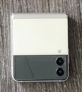 Galaxy Z Flip3 5G Cream 128/8 GB (2 foto / 5)