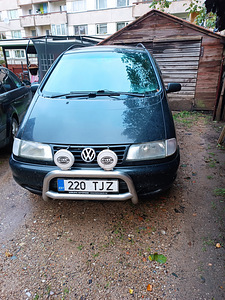 VW Sharan 81kw (1 foto / 8)