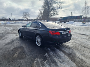BMW F01 730d 180kw (4 foto / 5)