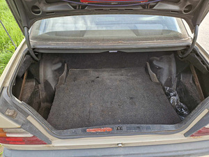 1986 Mercedes-Benz W124 300d manuaal TÜ 11.2024 (10 foto / 11)