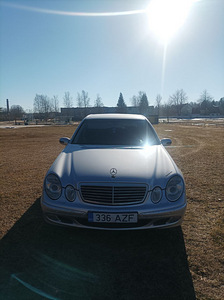2002 Mercedes E270 w211 130kw (1 foto / 12)