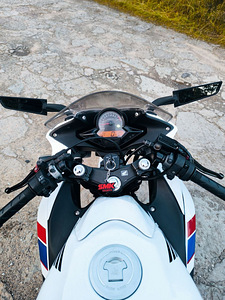 Honda CBR125r 2013 (7 фото из 9)