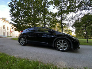 Honda civic 2.2 tdi (2 foto / 11)