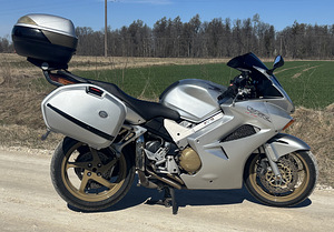 Honda vfr800 (3 foto / 9)