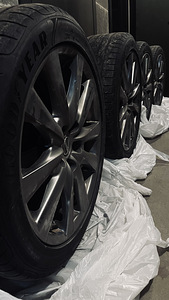 Lexus 235/45R18 GOOD YEAR (1 foto / 6)