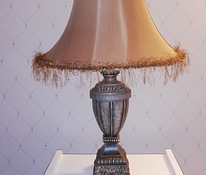 Настольная лампа (в наличии 4 шт.)