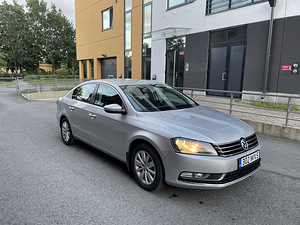 Volkswagen Passat (1 foto / 9)