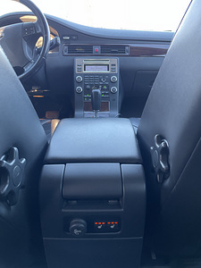 Volvo V70 Momentum 2.4 120kW (9 foto / 14)