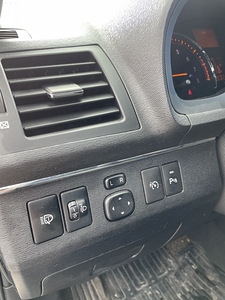 Toyota Avensis 2010 1.8 bensiin (8 foto / 15)