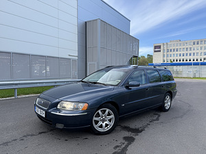 Volvo v70 2.4d 136kw (2 foto / 14)