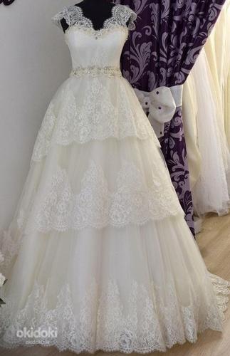 Роскошное свадебное платье (фото #1)