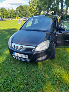 Opel zafira 1.7 2010 (8 foto / 15)