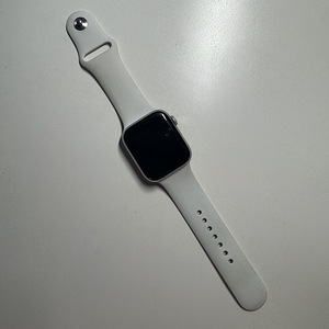 Apple Watch Series 5, 44 mm (1 foto / 4)