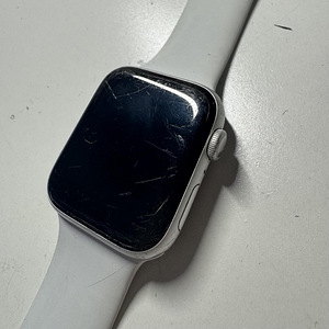 Apple Watch Series 5, 44 mm (3 foto / 4)