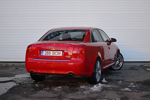 Audi A4 Quattro S-line (4 foto / 8)