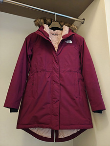 THE NORTH FACE GIRLS' ARCTIC PARKA (1 foto / 7)