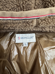 Originaal Moncler jope (8 foto / 8)