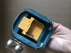 Makita trell+4.0ah aku (8 foto / 9)