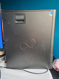 Fujitsu tagasihoidlik gaming pc (5 foto / 5)