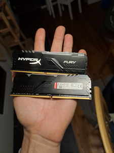 Kingston HyperX Fury RGB 2x8GB 3200MHZ DDR4 (1 foto / 3)