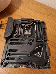 ASUS ROG MAXUMUS IX CODE (1 foto / 8)