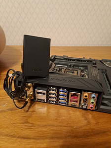ASUS ROG MAXUMUS IX CODE (8 foto / 8)