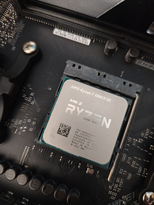 Ryzen 7 5800X3D (1 foto / 1)