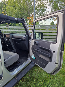 Jeep Wrangler Unlimited Sahara 2,8 CRD atm 150kW 2008 (8 foto / 15)