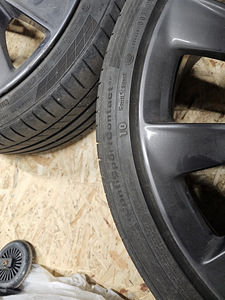 Tesla Model S / X 265/35R21 Continental SportContact (4 foto / 8)