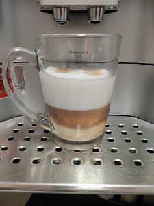 Bosch täisautomaatne espressomasin (6 foto / 8)