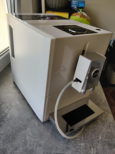 Jura täisautomaatne espressomasin (1 foto / 6)